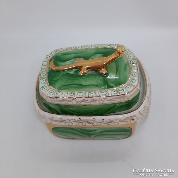 Orosz porcelán bonbonier arany gyík figurával