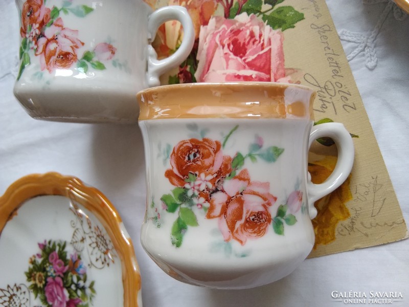 Gyönyörű antik rózsás 'csomag' 2 kávés szett aljjal, és egy antik rózsás képeslap