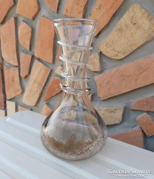 Gyönyörű formájú 24.5 cm-es barna repesztett Fátyolüveg fátyol karcagi berekfürdői üveg váza Gyűjtői