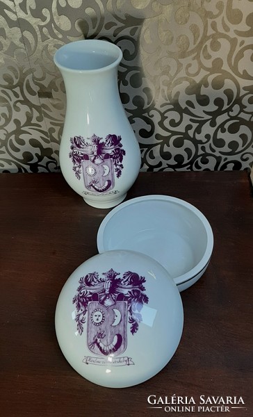 4325 -Kiárúsítás -  Hódmezővásárhely feliratú és címeres Alföldi porcelán váza és bonbonier