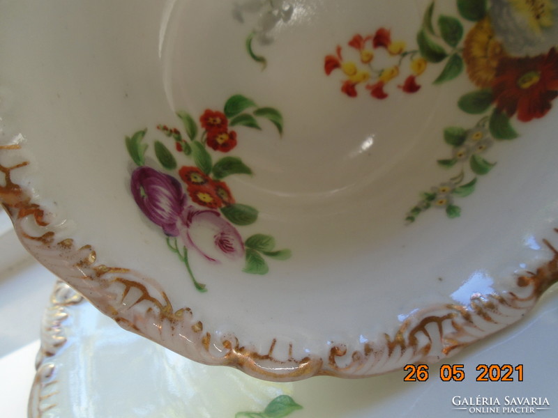 1846  Elbogen rátétes aranyozott dombormintákkal ,kézzel festett  virágmintákkal ,teás készlet