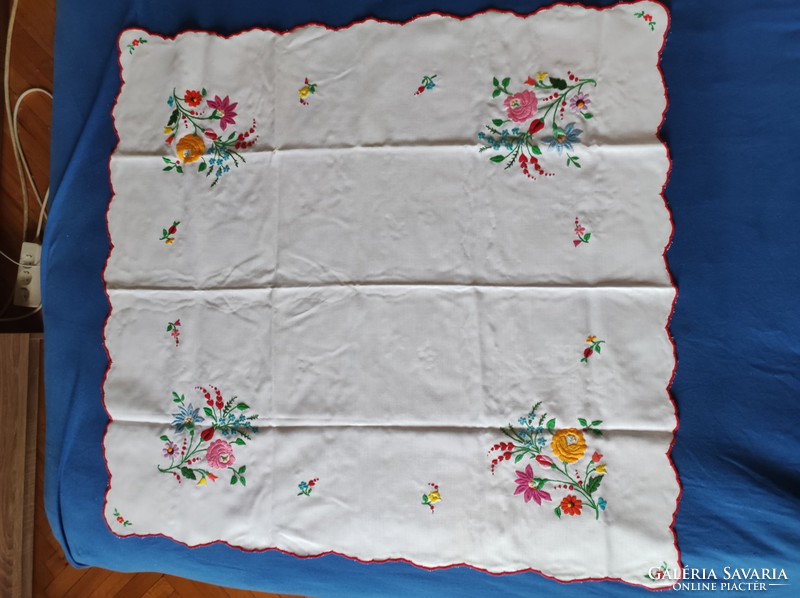 Kalocsa tablecloth (75x79 cm)