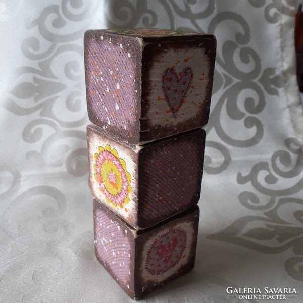Decorative wooden cubes, pink