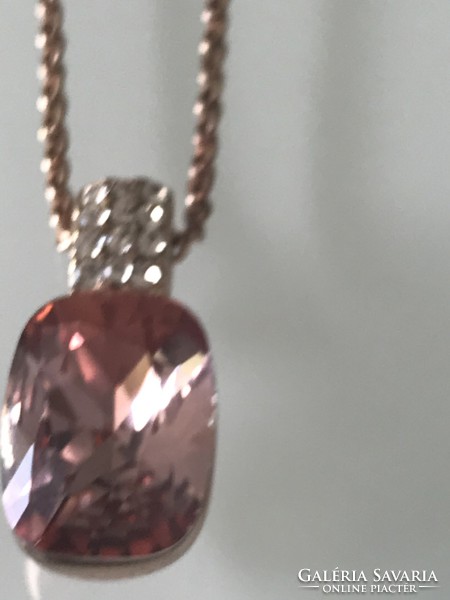 Rózsaaranyozott nyaklánc Swarovski kristályos medállal