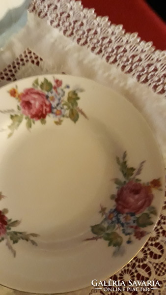 Rózsás fali tányérok