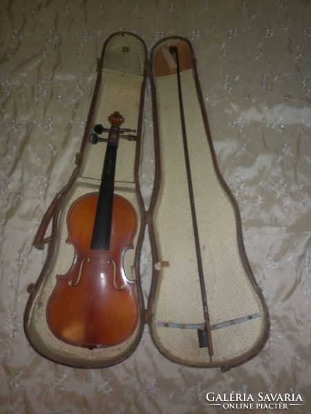 Old 1/2 Szeged violin