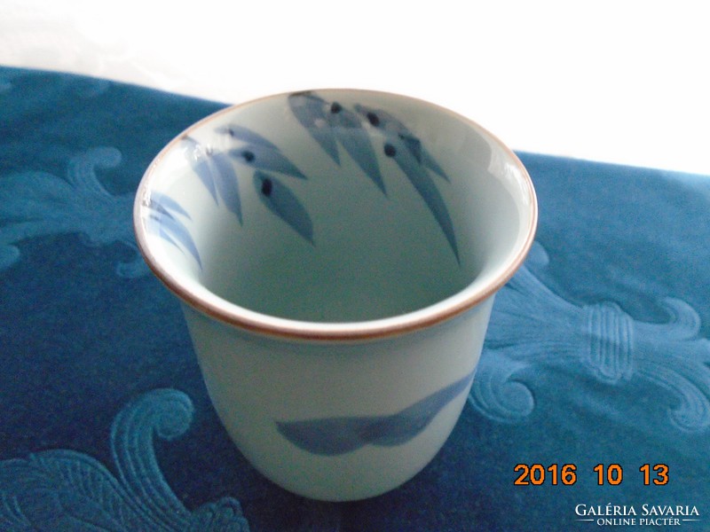 Kézzel festett ,kézzel jelzett japán teás pohár, sziklás tengerpart és bambusz minta