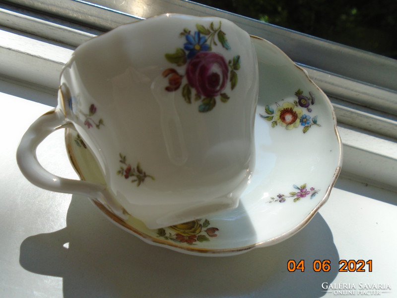 Antik a Meisseni porcelánok forma és minta világával kávés csésze tálkával "Modell Bristol"jelzéssel