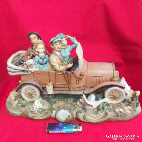 Old-looking car family life table ornament, figurine.40 Cm.