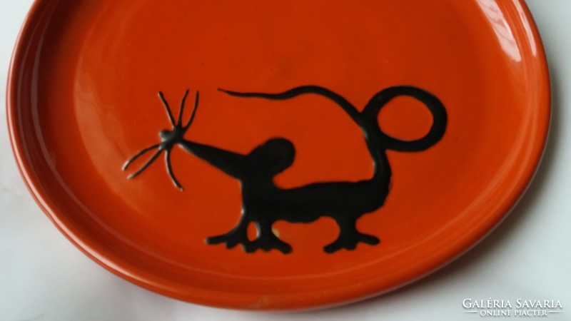 Iparművészeti disztányér egeres dekorral, hibátlan, jelzett 25 cm