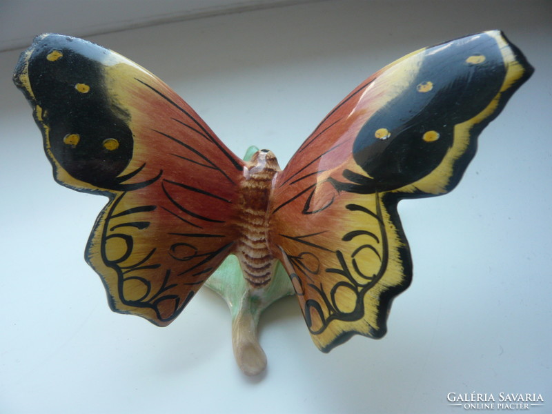 Képcsarnokos pillangó kerámia