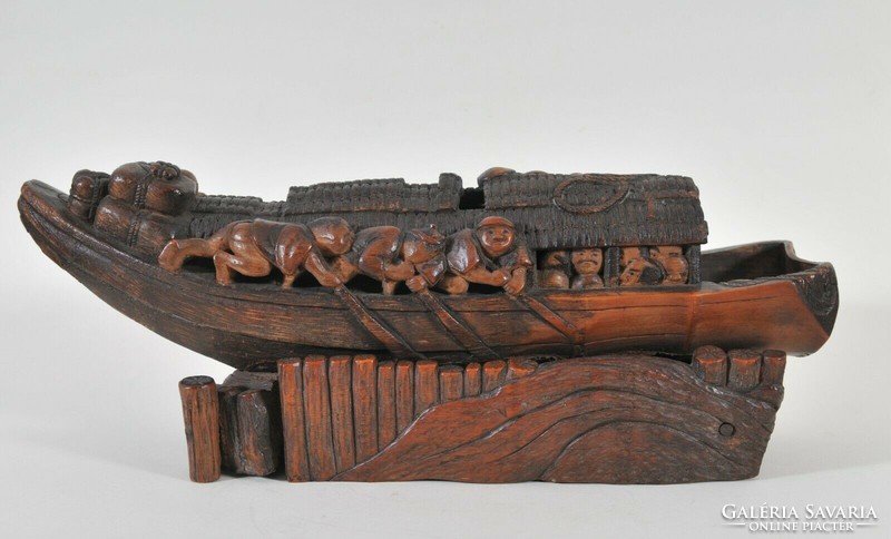Antik kínai bambuszból faragott hajó a 18.századból
