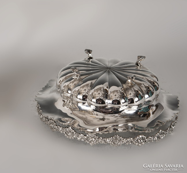 Silver basket serving with Viennese rose edge (11872)