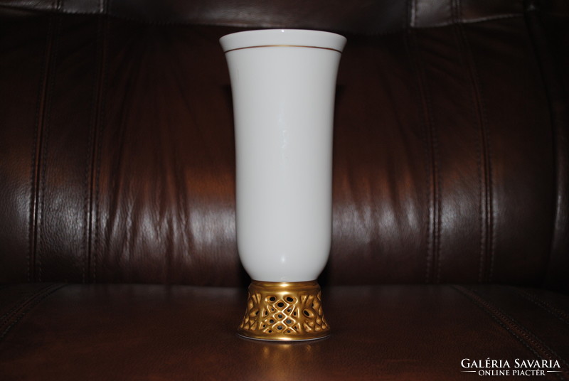 Hollóházi Porcelán áttört talpú váza