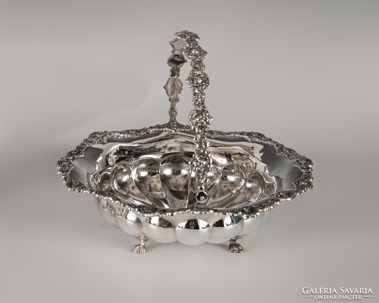 Silver basket serving with Viennese rose edge (11872)