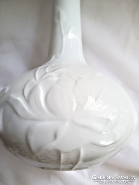 Herend art nouveau large vase with water lily white embossed pattern 27cm