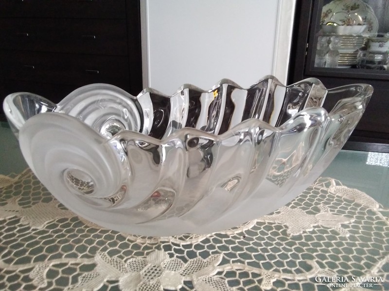 Walter glass original large table centerpiece with a unique modern pattern!