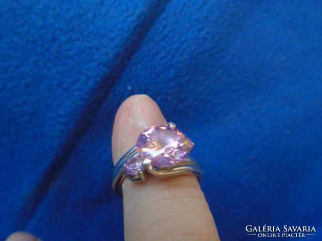 Luxurious antique 925 silver ring with brilliant-cut stones. There are 3 stones in the jewelry
