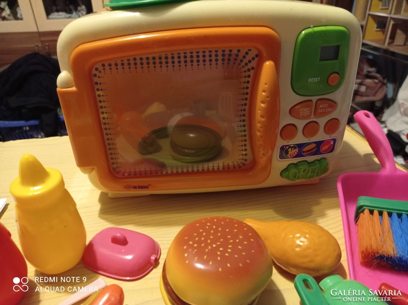 KIÁRUSÍTÁS!!Nagy lányos játék csomag mikróval működik /videó/