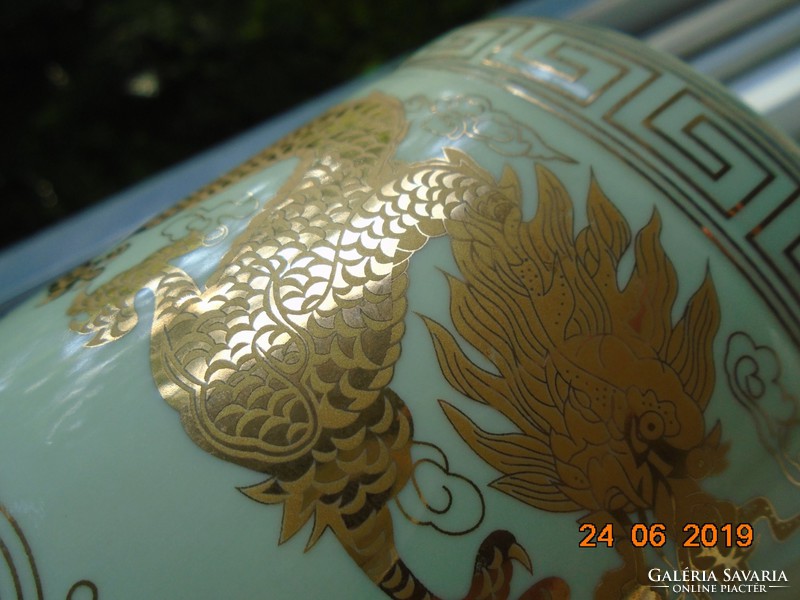 Ming arany sárkányokkal, kalligráfiával, kézzel festett Kínai ecset tartó (brush pot)
