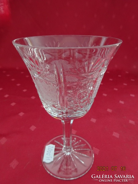 Kristályüveg, talpas boros pohár, magassága 13,5 cm, átmérője 8 cm. Vanneki!