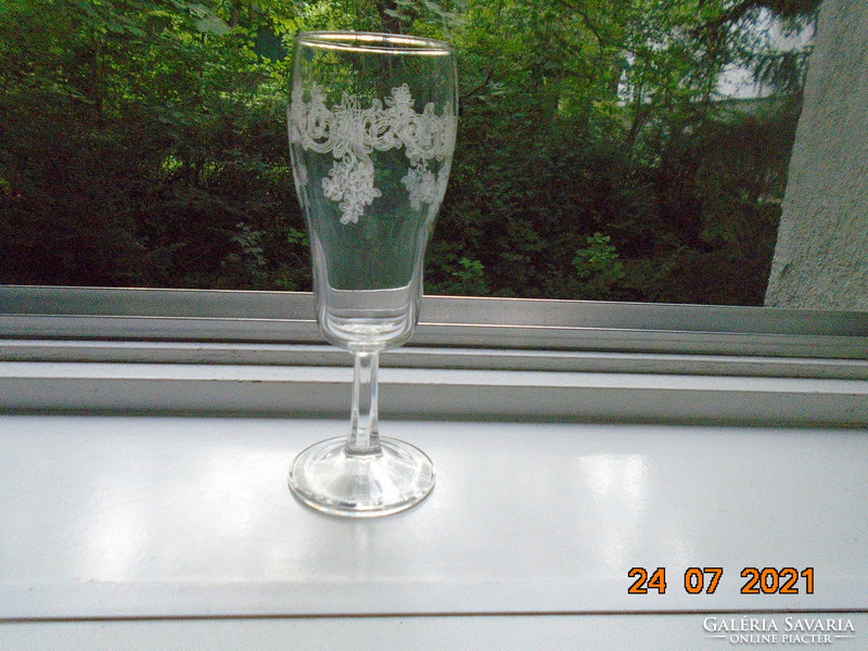 Kézzel készült maratott díszes mintákkal jelzett olasz pezsgős pohár
