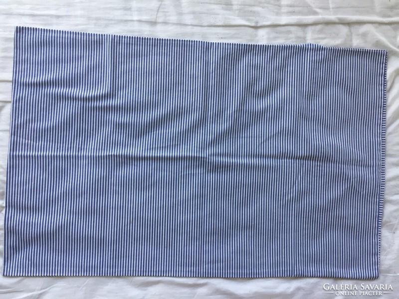 Minőségi pamutvászonból kék-fehér csíkos párnahuzat eladó!   48 x 75 cm