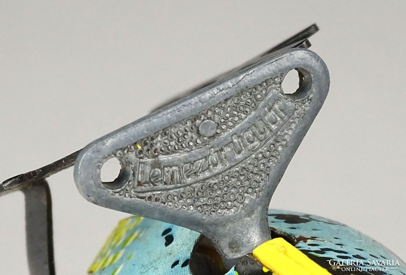 1C141 Régi működő felhúzós lemez csipegető madár lemezárugyári felhúzókulccsal