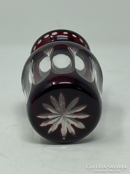 Small-sized incised crimson Biedermeier crystal vase -cz