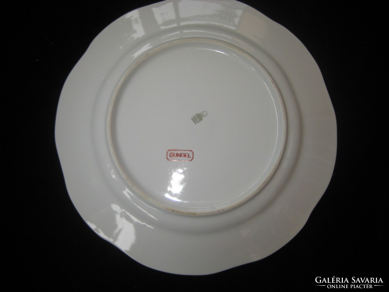 Zsolnay lapos tányér , GUNDEL étterem feiirattal , aranytollazott    25,7   cm  ,  jelzett