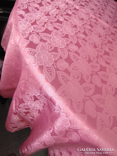 Beautiful large oval silk damask tablecloth / mauve pink
