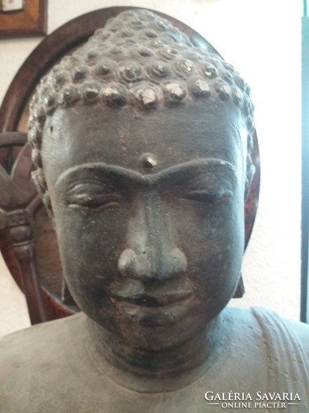 Lávakő Budha