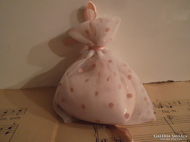 Bell - heart - with built-in bell - 7 x 7 x 3 cm - porcelain - baby pink - in a tulle bag