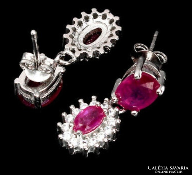 925 Silver earrings with real natural ruby! Not filled with glass like the cheap versions!