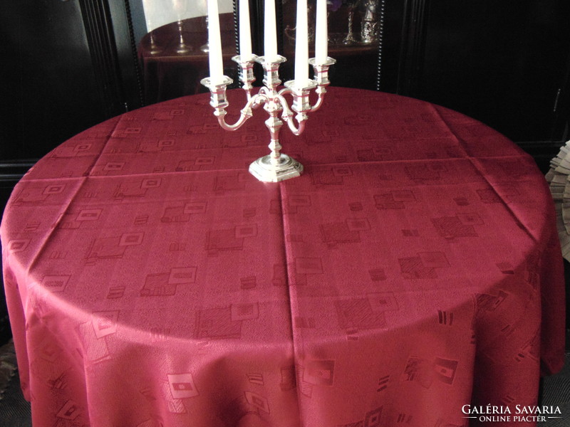 Meseszép burgundi vörös selyemdamaszt asztalterítő 158 x 256 cm