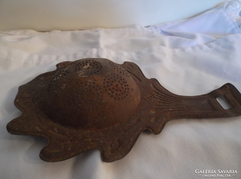 Tea strainer - antique - 15.5 x 10.5 cm - metal - Austrian