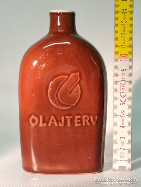 "Olajterv" céglogós, barnamázas kerámia butella (1872)