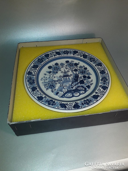 Blue delft porcelain wall decoration plate with certification in box