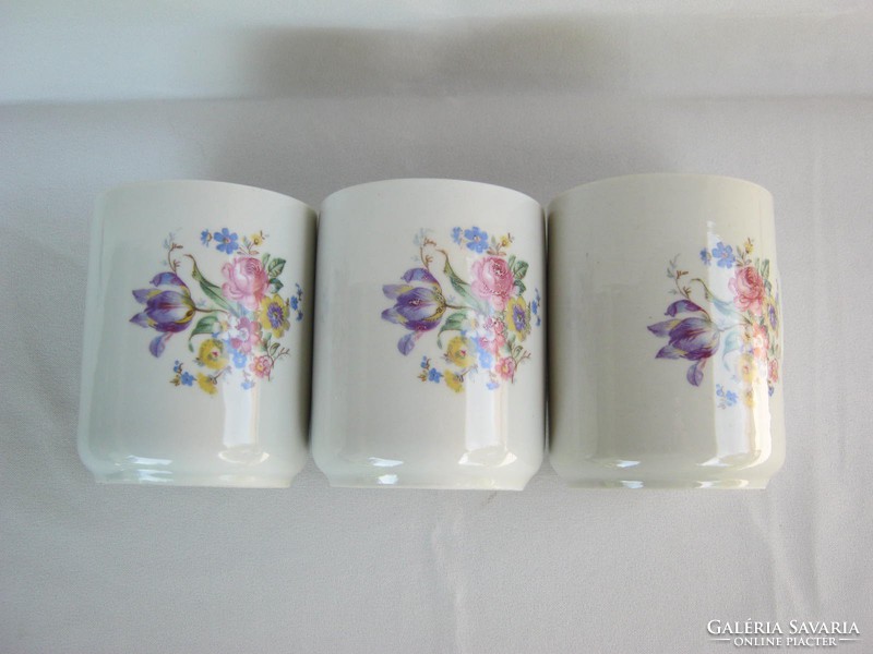 3 db Zsolnay porcelán virágos bögre