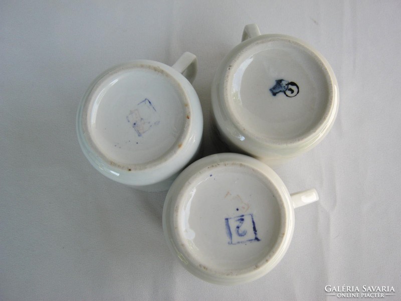3 db Zsolnay porcelán virágos bögre