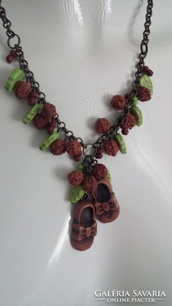 Howlit lés rudraksha fruit mineral necklace