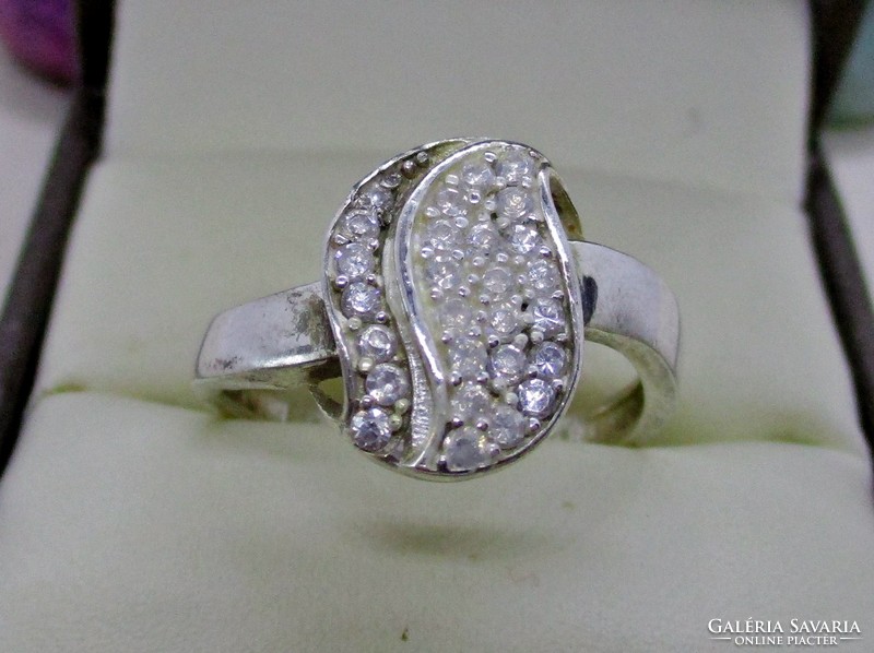 Szépséges fehér köves ezüstgyűrű