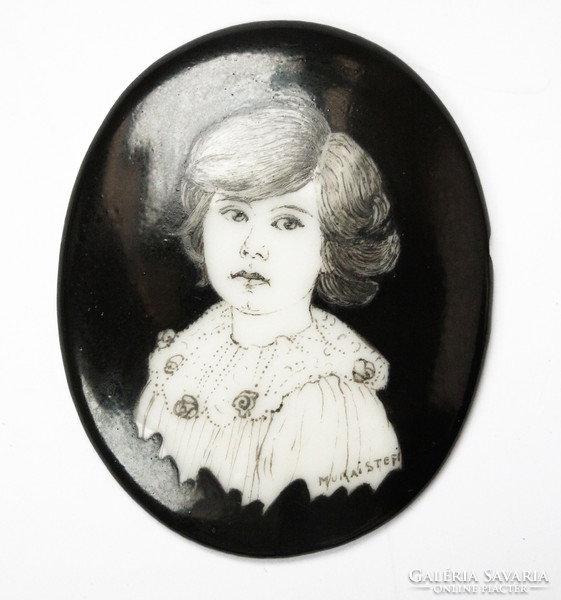 Murai (almond) stefania porcelain medallion 1917.