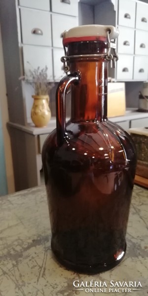 Csatos üveg, barna sörös üveg, dekoráció, 2 literes