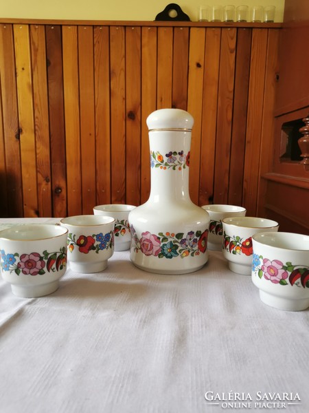 Kalocsai porcelán kézi festésű italos, boros készlet nagy poharakkal