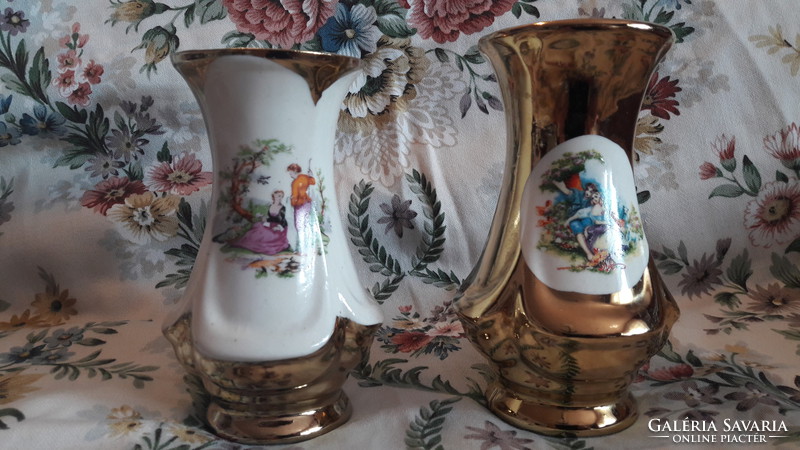 2 scenic porcelain vases