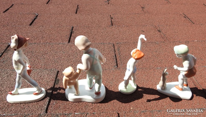 Aquincumi porcelán gyerek figurák - csomagár
