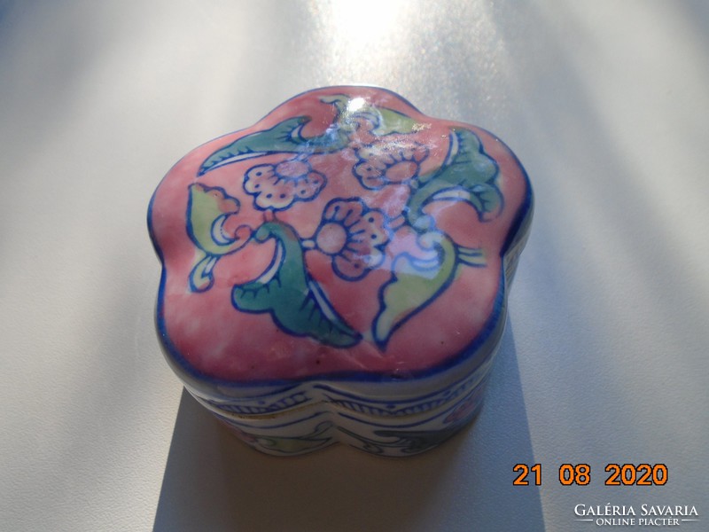 Hand painted star shaped oriental porcelain box