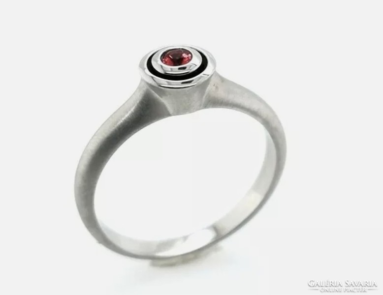 Különleges vörös spinell drágaköves gyűrű, 59 méret   925 ezüst  új
