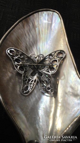 Indonéz, ezüst pillangó bross és medál, szintetikus ametiszttel